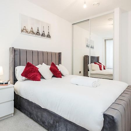 Deluxe Condo Beside 02 Arena And Central London Exteriör bild
